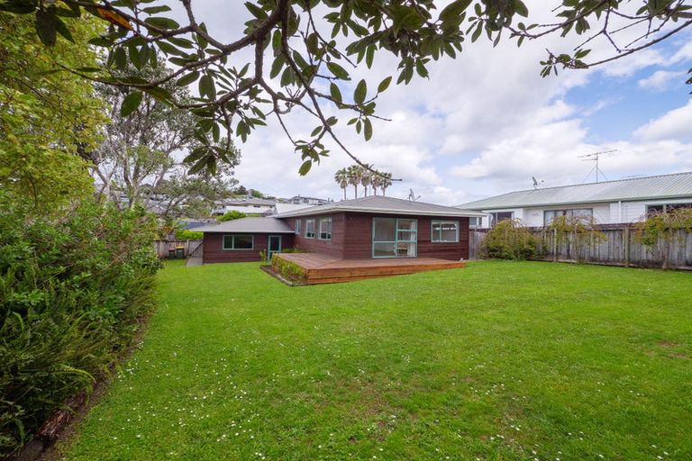Photo of property in 21 Robinia Place, Snells Beach, 0920