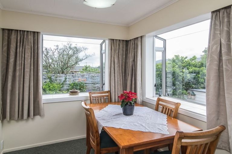 Photo of property in 11 Konini Grove, Raumati Beach, Paraparaumu, 5032