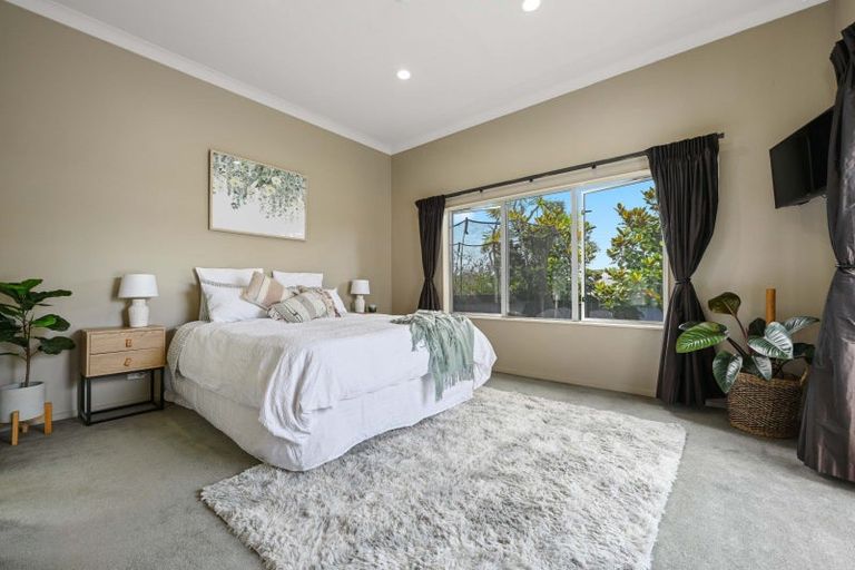 Photo of property in 94 Rototuna Road, Rototuna, Hamilton, 3210