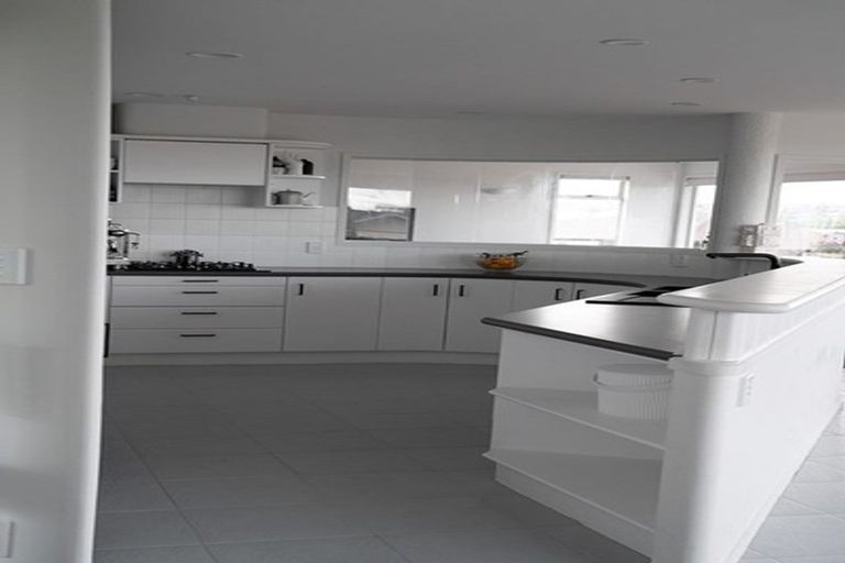 Photo of property in 1/2 Ocean View Road, Milford, Auckland, 0620