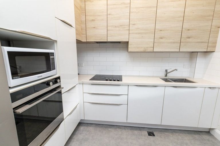 Photo of property in Fountain Court, 16/48 Oriental Parade, Oriental Bay, Wellington, 6011