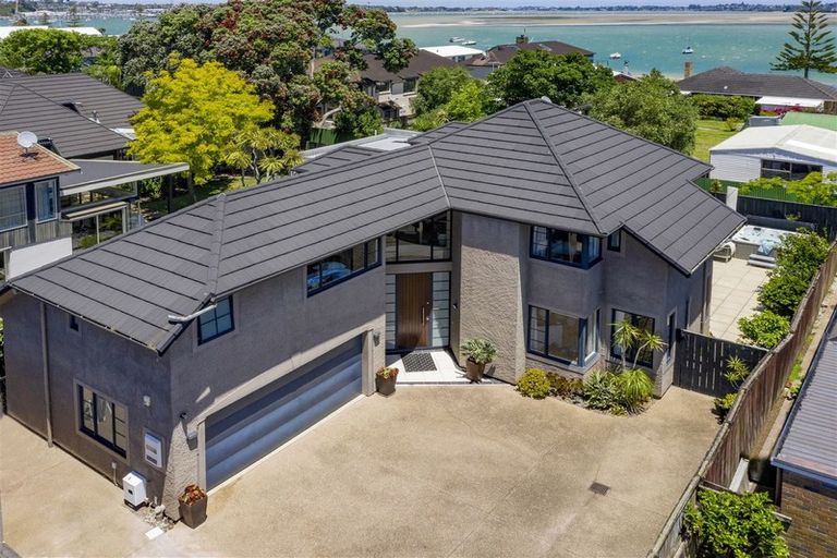 Photo of property in 55c Hattaway Avenue, Bucklands Beach, Auckland, 2012