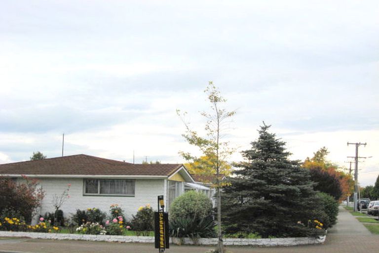 Photo of property in 96b Main South Road, Sockburn, Christchurch, 8042