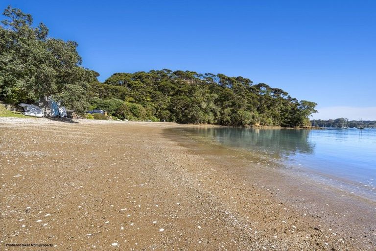 Photo of property in 1 Kanuka Grove, Kinloch, Taupo, 3377