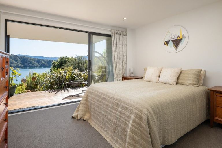 Photo of property in 27 Amelia Crescent, Waikawa, Picton, 7220