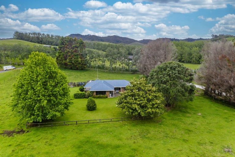 Photo of property in 681 Puketona Road, Haruru, 0204
