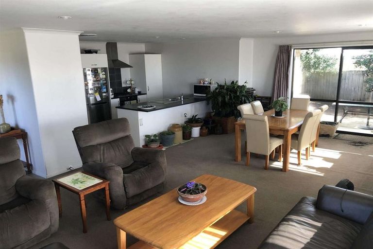 Photo of property in 21 Ocean View Rise, Ruakaka, 0116