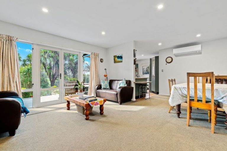 Photo of property in 5 Hossack Close, Belfast, Christchurch, 8051