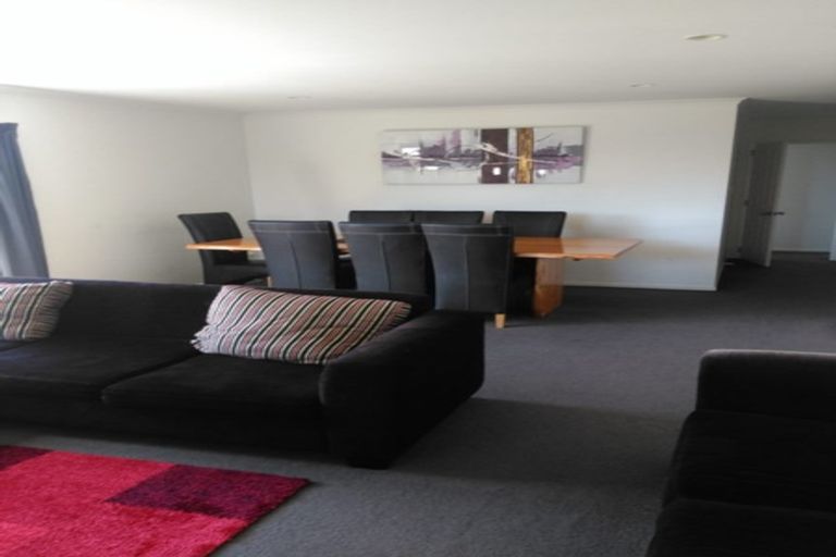 Photo of property in 4 Waldos Way, Mangere, Auckland, 2022