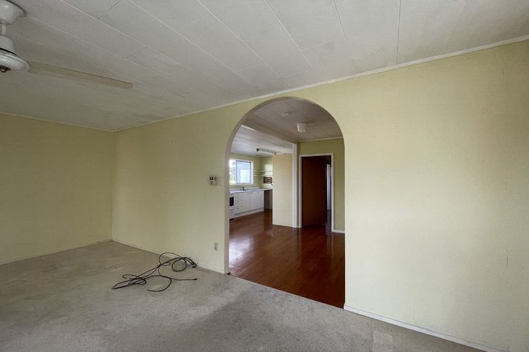 Photo of property in 5 Kapiti Place, Sunnynook, Auckland, 0620