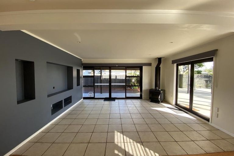 Photo of property in 66 Tauhinu Road, Greenhithe, Auckland, 0632