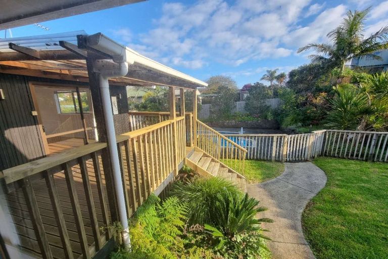 Photo of property in 4 King Richard Place, Browns Bay, Auckland, 0630