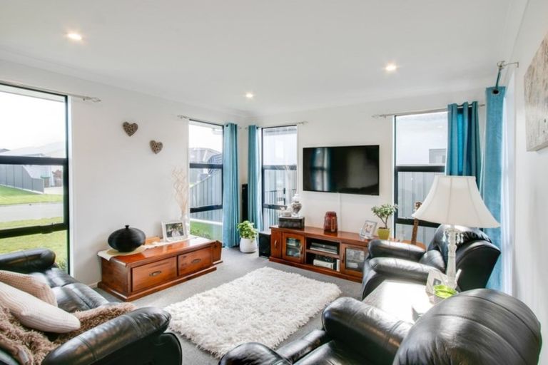Photo of property in 14 Ruakituri Place, Te Awa, Napier, 4110