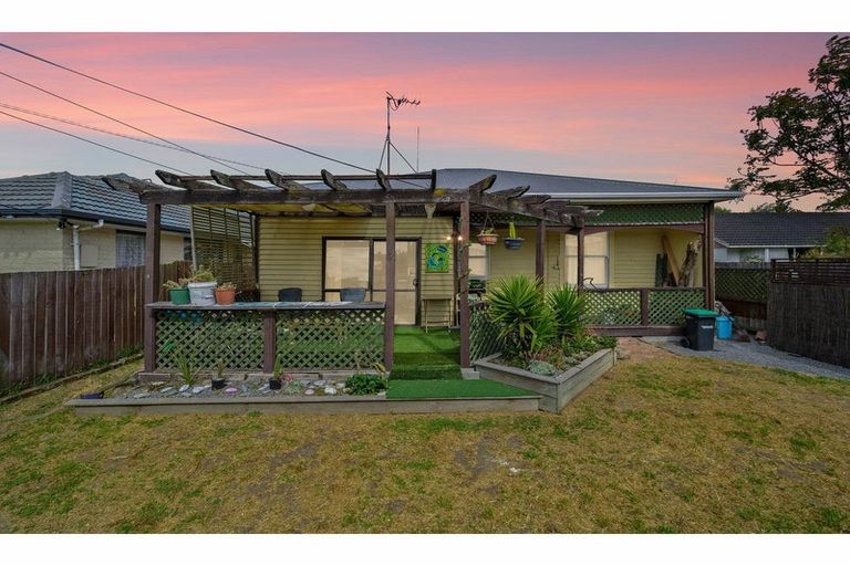 Photo of property in 1/28 Hay Street, Bromley, Christchurch, 8062
