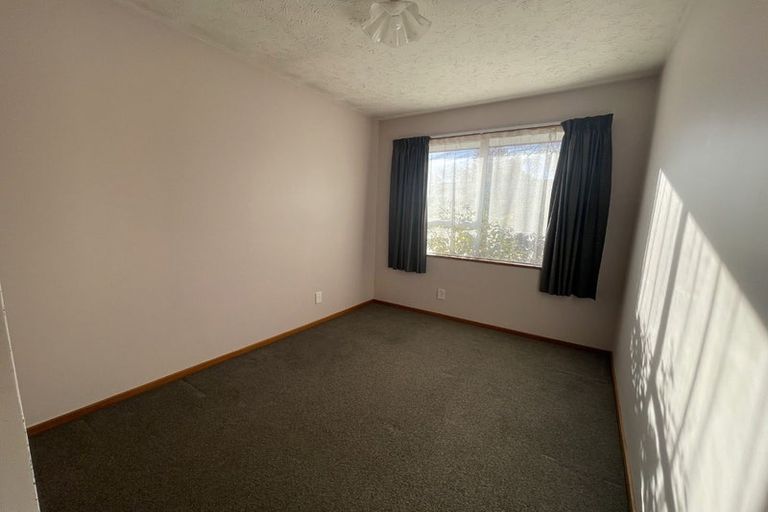 Photo of property in 2/42 Division Street, Riccarton, Christchurch, 8041