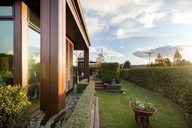 Photo of property in 2 Caldera Close, Pyes Pa, Tauranga, 3112