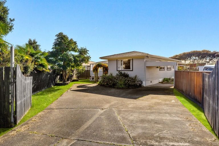 Photo of property in 53b Springs Road, Parakai, 0830