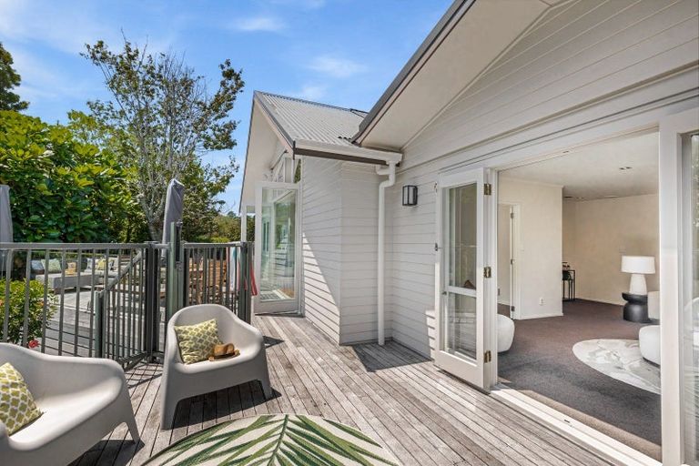 Photo of property in 10 Emily Lane, Greenhithe, Auckland, 0632