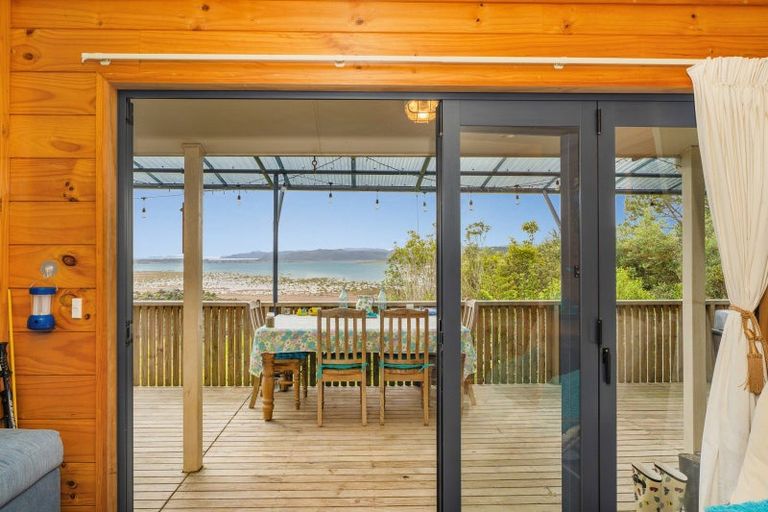 Photo of property in 108 Horongaherehere Row, Te Rerenga, Coromandel, 3582
