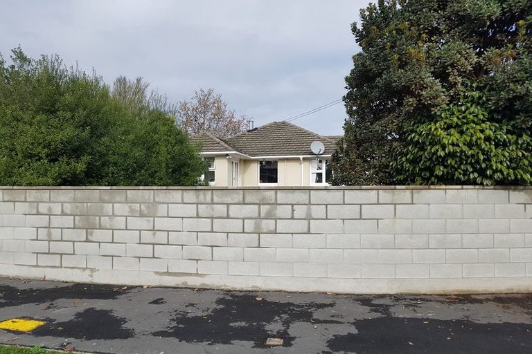 Photo of property in 1/11 Mclellan Place, Ilam, Christchurch, 8041