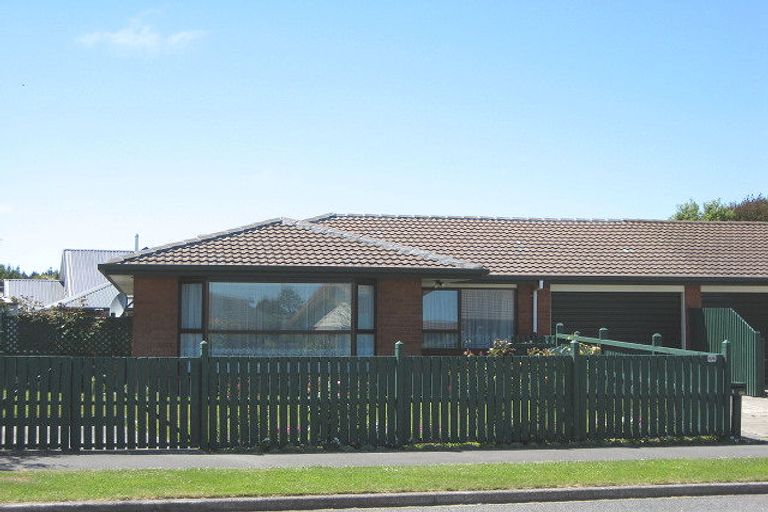 Photo of property in 2/66 Donnington Street, Parklands, Christchurch, 8083