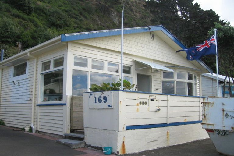 Photo of property in 169 Breaker Bay Road, Breaker Bay, Wellington, 6022