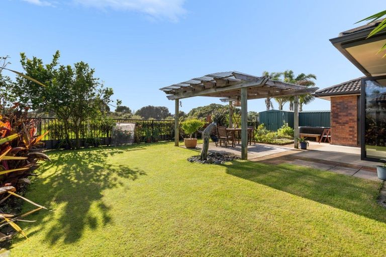Photo of property in 34 Carrington Drive, Papamoa Beach, Papamoa, 3118