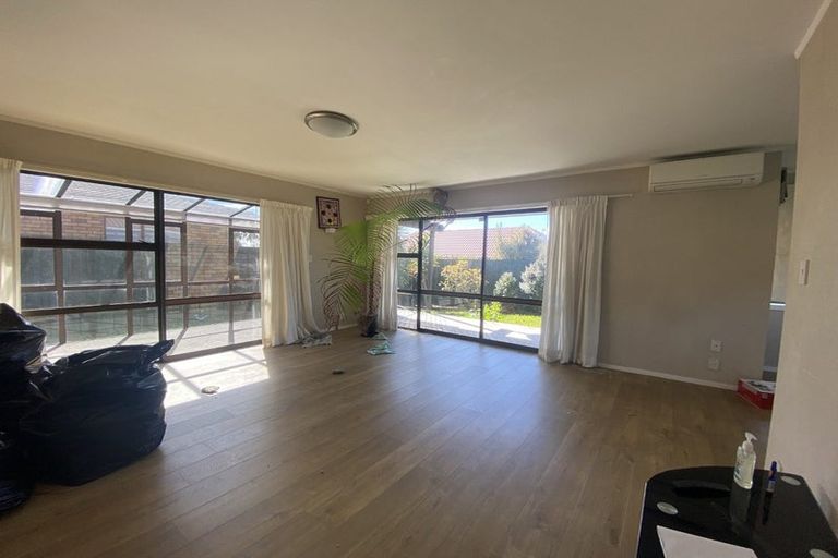 Photo of property in 1/38 Takapu Street, Henderson, Auckland, 0612