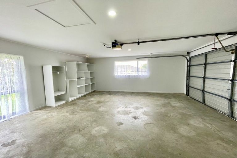 Photo of property in 30 Pitt Avenue, Clendon Park, Auckland, 2103