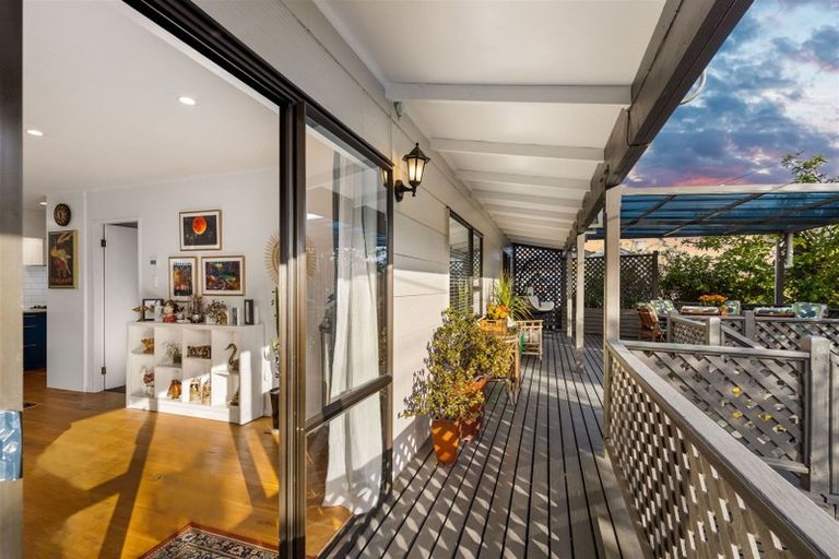 Photo of property in 2/19 Alma Street, Te Atatu South, Auckland, 0610