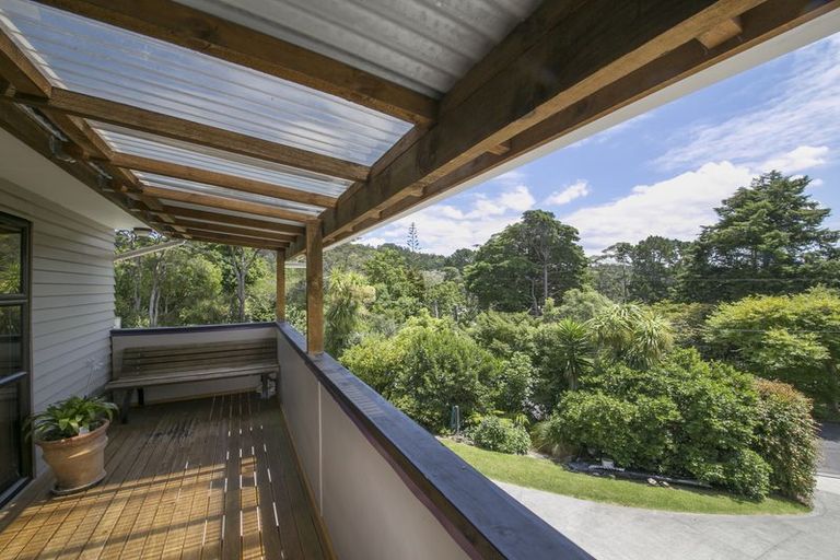 Photo of property in 124 Takahe Road, Titirangi, Auckland, 0604