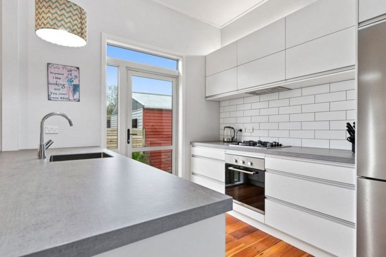 Photo of property in 82 Te Aroha Street, Hamilton East, Hamilton, 3216