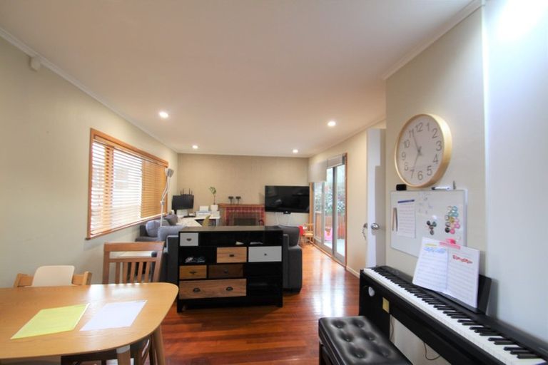 Photo of property in 4/17-19 Neal Avenue, Glenfield, Auckland, 0629