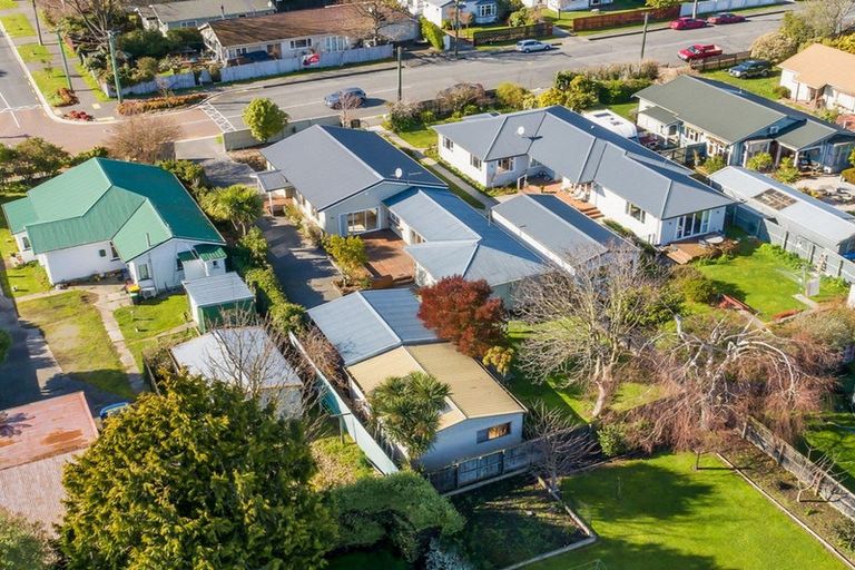 Photo of property in 47 Stapletons Road, Richmond, Christchurch, 8013