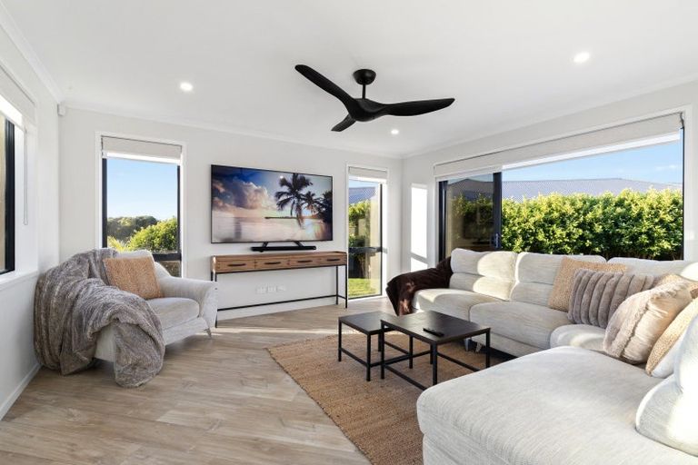 Photo of property in 14 Catherine Mclean Road, Pukekohe, 2120