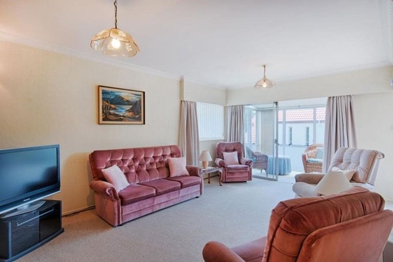 Photo of property in 3/2 Pierce Road, Milford, Auckland, 0620