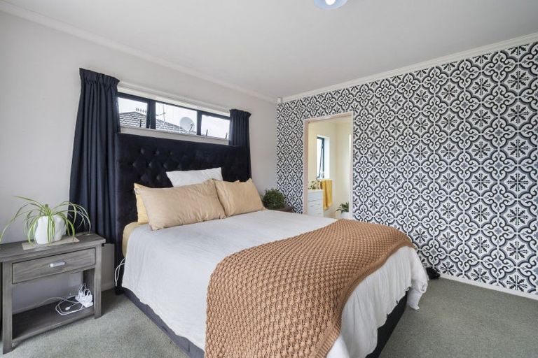 Photo of property in 6 Brookside Close, Highbury, Palmerston North, 4412