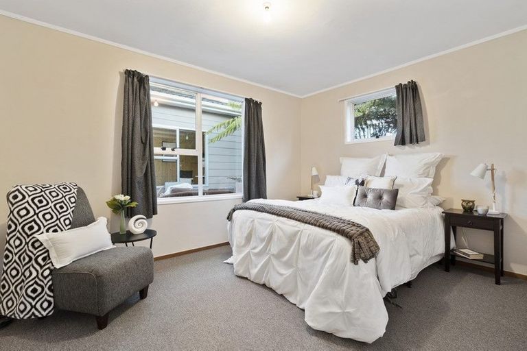 Photo of property in 12 Malmo Place, Massey, Auckland, 0614