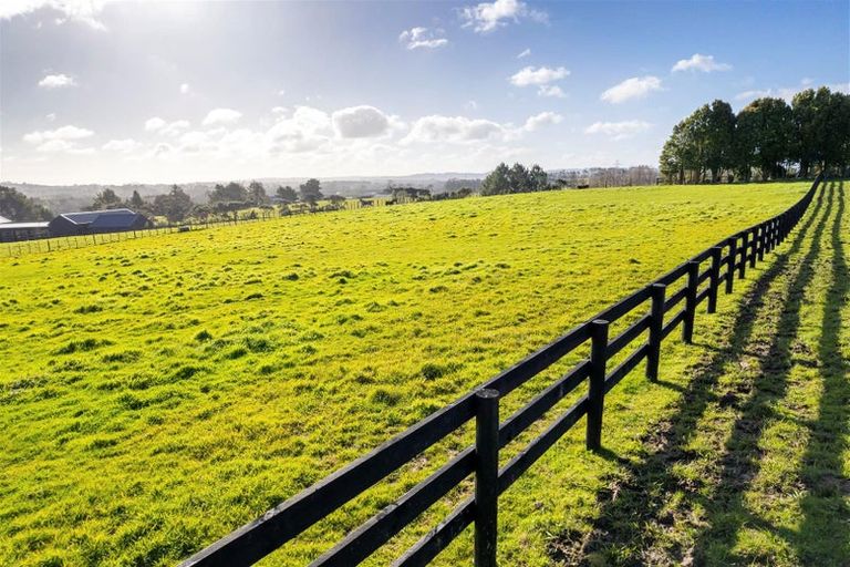 Photo of property in 93 Nixon Road, Taupaki, 0782