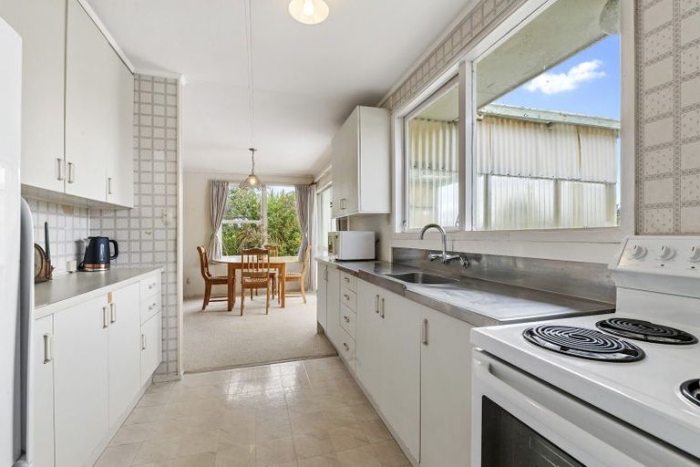 Photo of property in 11 Albatross Road, Red Beach, 0932