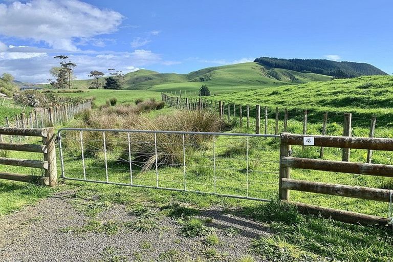 Photo of property in 14b Mountain View Drive, Manakau, 5583
