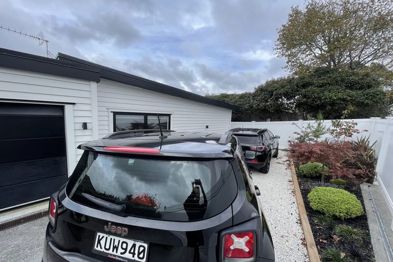 Photo of property in 16 Puriri Road, Pukekohe, 2120