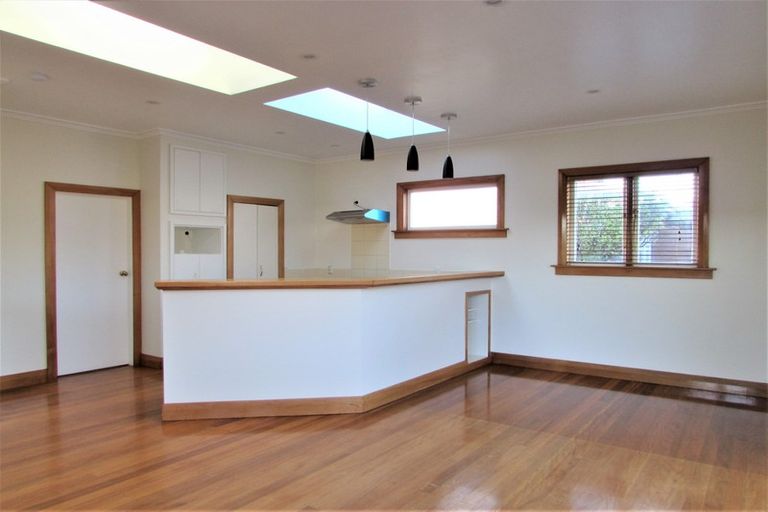 Photo of property in 10 Cudby Street, Woburn, Lower Hutt, 5011