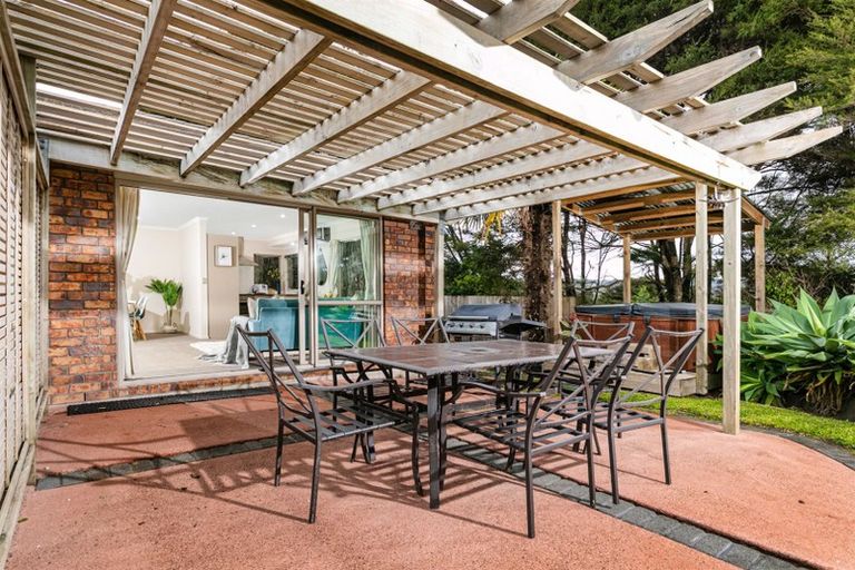 Photo of property in 27 Mckinley Road, Sunnyvale, Auckland, 0612