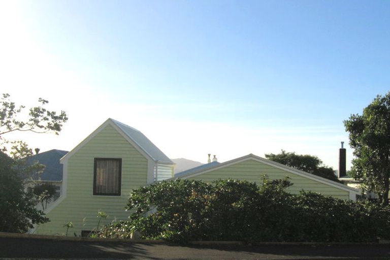 Photo of property in 10 Robieson Street, Roseneath, Wellington, 6011