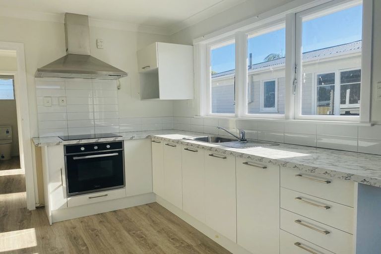 Photo of property in 79 Dale Crescent, Pakuranga, Auckland, 2010