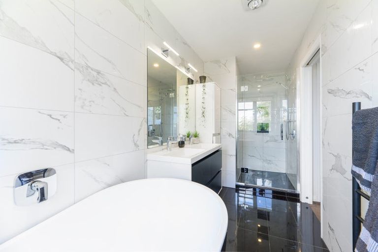 Photo of property in 54 Don Buck Road, Massey, Auckland, 0614