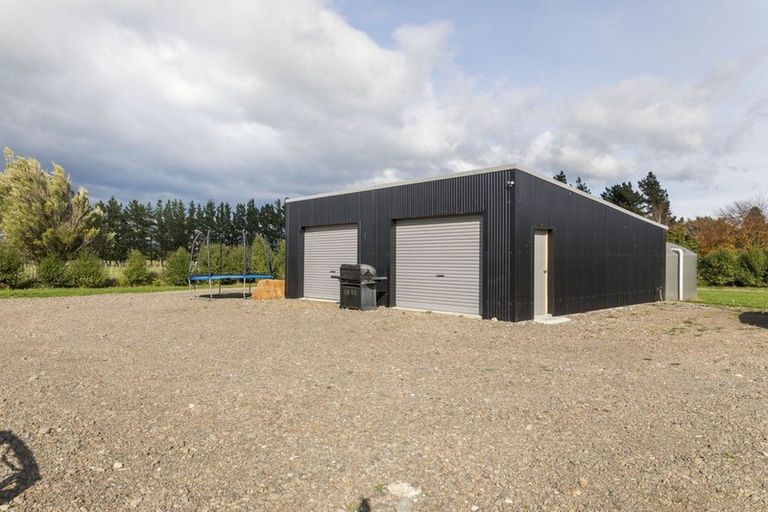 Photo of property in 220 Cowper Road, Dannevirke, 4976