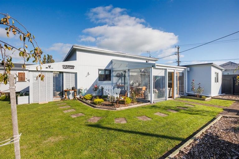 Photo of property in 20 Ngareta Street, Marton, 4710