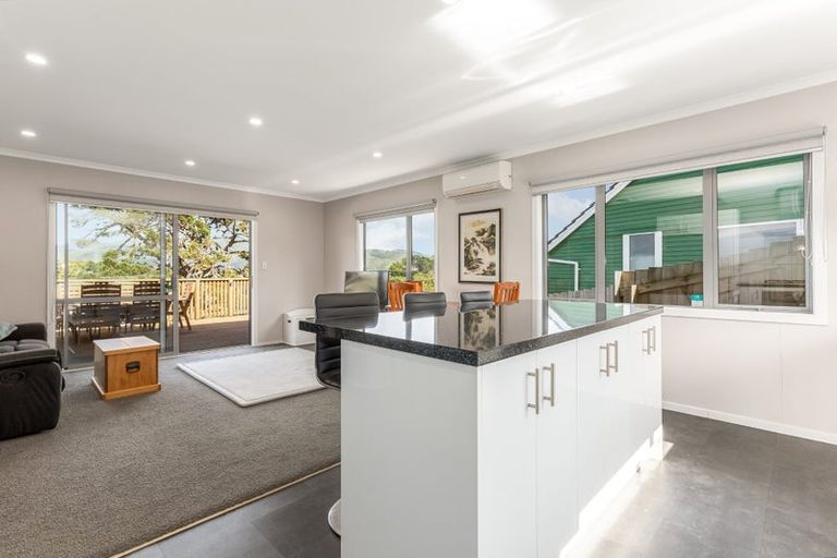 Photo of property in 17a Gloucester Street, Cannons Creek, Porirua, 5024